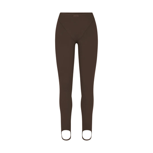 NikeSKIMS MATTE V-LINE STIRRUP LEGGING | DARK SEPIA