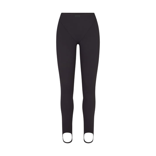 NikeSKIMS MATTE V-LINE STIRRUP LEGGING | OBSIDIAN