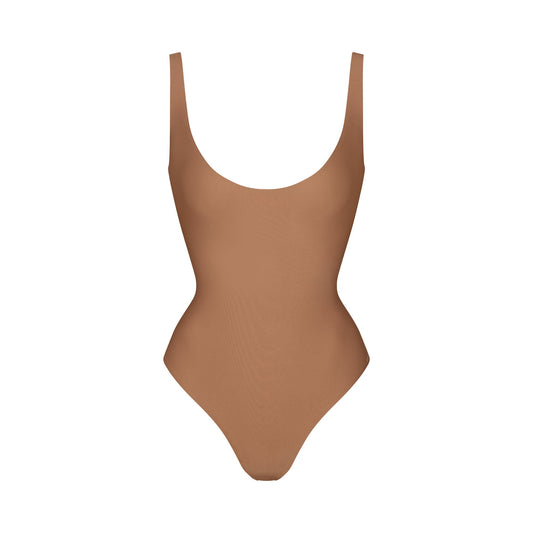 SKIMS BODY SCOOP LOW BACK THONG BODYSUIT | SIENNA
