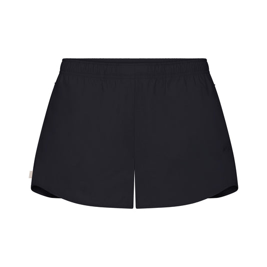 NikeSKIMS WOVEN NYLON 2.5" RUNNER SHORT | OBSIDIAN